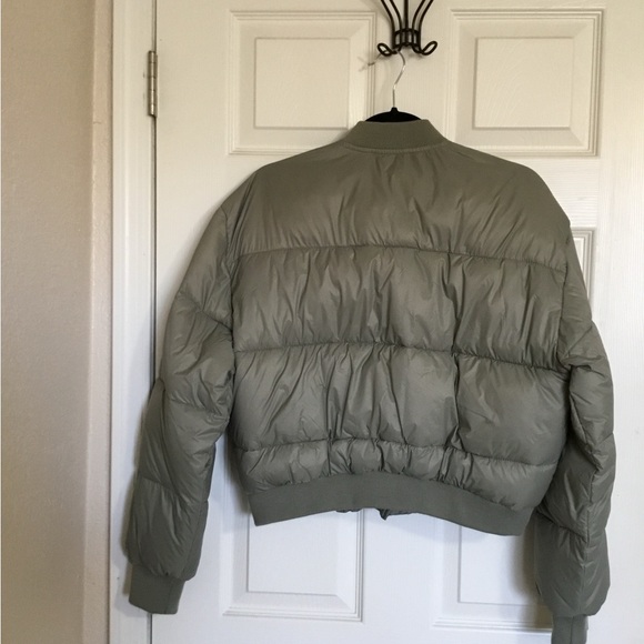 Abercrombie and Fitch Between Season in light green size Medium NWT $140 - Picture 3 of 11